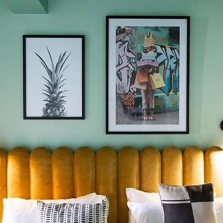 Your Apartment I Brixton-3